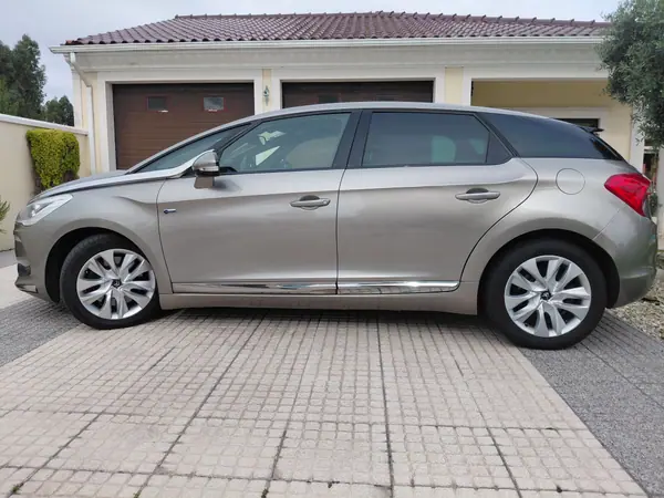 DS DS5 2.0 Hybrid4 Sport Chic 2013 Híbrido (Diesel)