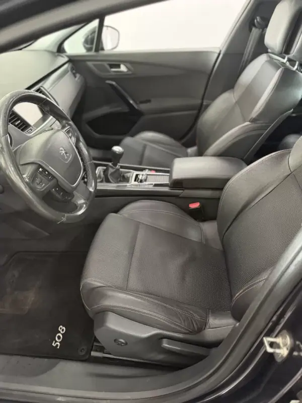 Peugeot 508 2015 - 9990 EUR, 240000 km - AUTO.MOTO.pt - 240000km - foto 9 de 15