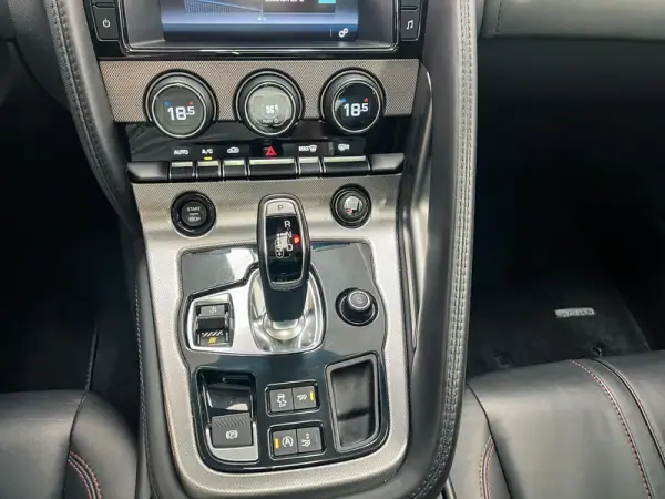 Jaguar F-Type 2017 - 47900 EUR, 54000 km - AUTO.MOTO.pt - 54000km - foto 13 de 20