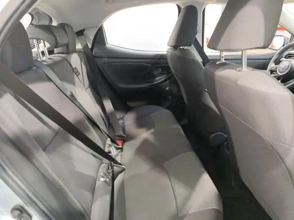 Toyota Yaris 2021 - 17900 EUR, 42195 km - AUTO.MOTO.pt - 42195km - foto 7 de 7