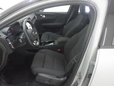 Volvo C40 2021 - 33900 EUR, 84821 km - AUTO.MOTO.pt - 84821km - foto 6 de 11