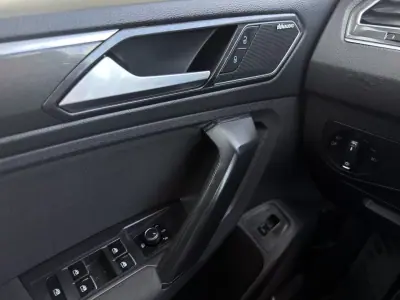 Volkswagen Tiguan 2017 - 19990 EUR, 165504 km - AUTO.MOTO.pt - 165504km - foto 13 de 21