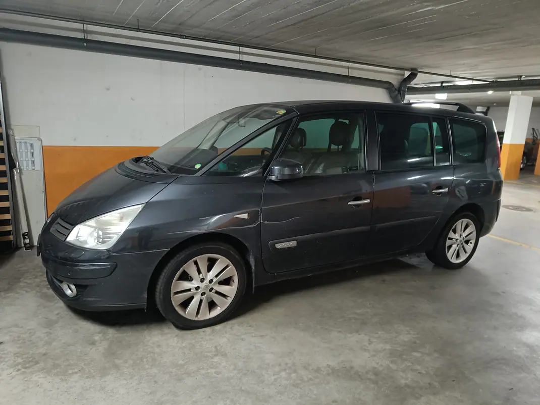 Renault Grand Espace 2010 - 900 EUR, 370000 km - AUTO.MOTO.pt - 370000km - foto 1 de 1