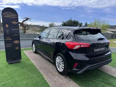Ford Focus 2018 - 10900 EUR, 100000 km - AUTO.MOTO.pt - 100000km - foto 9 de 56