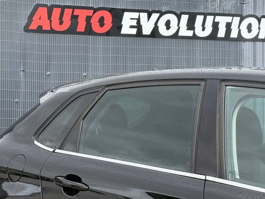 Citroën C4 2011 - 8990 EUR, 165000 km - AUTO.MOTO.pt - 165000km - foto 10 de 16