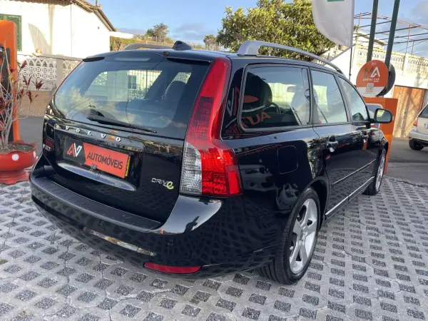 Volvo V50 2012 - 8950 EUR, 162462 km - AUTO.MOTO.pt - 162462km - foto 7 de 12