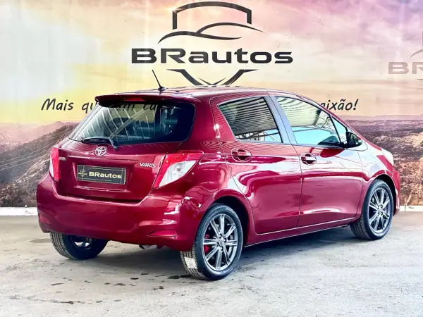 Toyota Yaris 2011 - 10900 EUR, 203453 km - AUTO.MOTO.pt - 203453km - foto 6 de 23