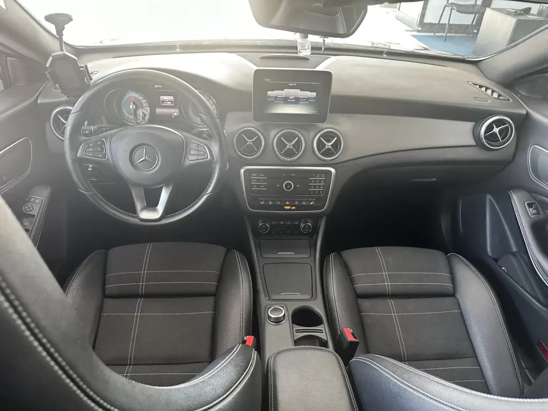 Mercedes-Benz CLA 220 2015 - 18990 EUR, 171500 km - 171500km - foto 14 de 31