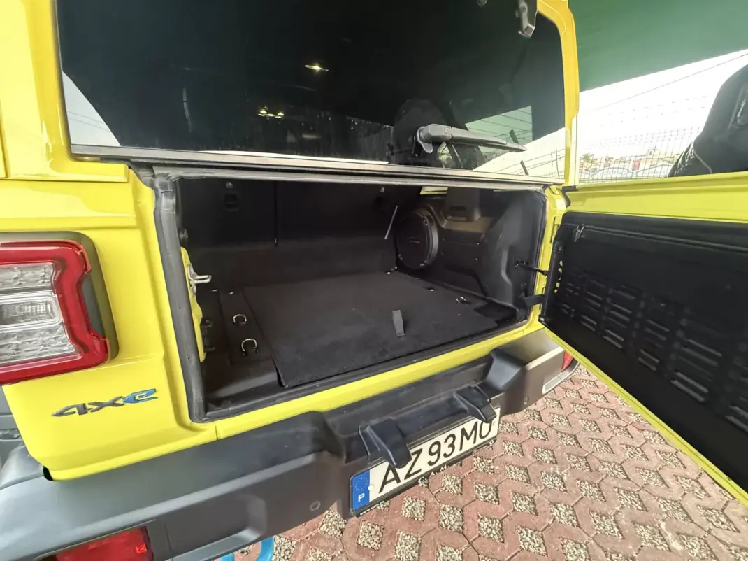 Jeep Wrangler Unlimited 2023 - 78900 EUR, 45271 km - AUTO.MOTO.pt - 45271km - foto 20 de 24