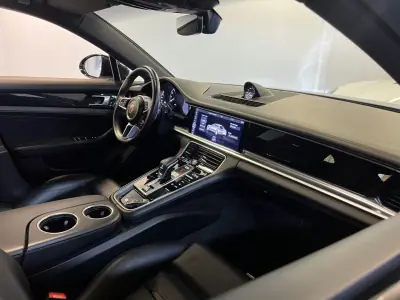 Porsche Panamera Sport Turismo 2020 - 74990 EUR, 120000 km - AUTO.MOTO.pt - 120000km - foto 5 de 56