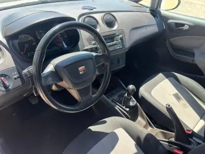 SEAT Ibiza ST 2013 - 6500 EUR, 205000 km - AUTO.MOTO.pt - 205000km - foto 16 de 21