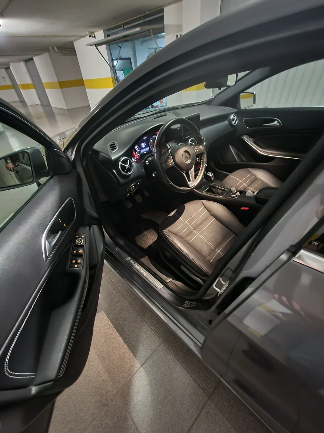 Mercedes-Benz A 180 2014 - 12000 EUR, 219000 km - AUTO.MOTO.pt - 219000km - foto 10 de 10