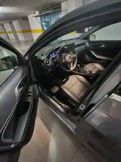 Mercedes-Benz A 180 2014 - 12000 EUR, 219000 km - AUTO.MOTO.pt - 219000km - foto 10 de 10