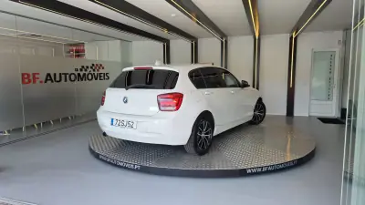 BMW 114 2013 - 9500 EUR, 212463 km - AUTO.MOTO.pt - 212463km - foto 16 de 45