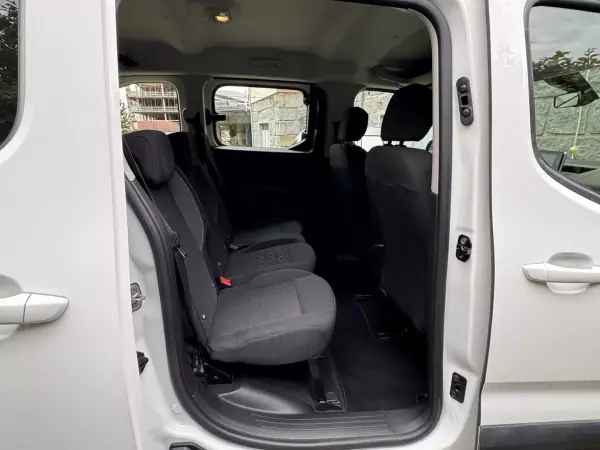 Peugeot Rifter 2019 - 18750 EUR, 92579 km - AUTO.MOTO.pt - 92579km - foto 22 de 22