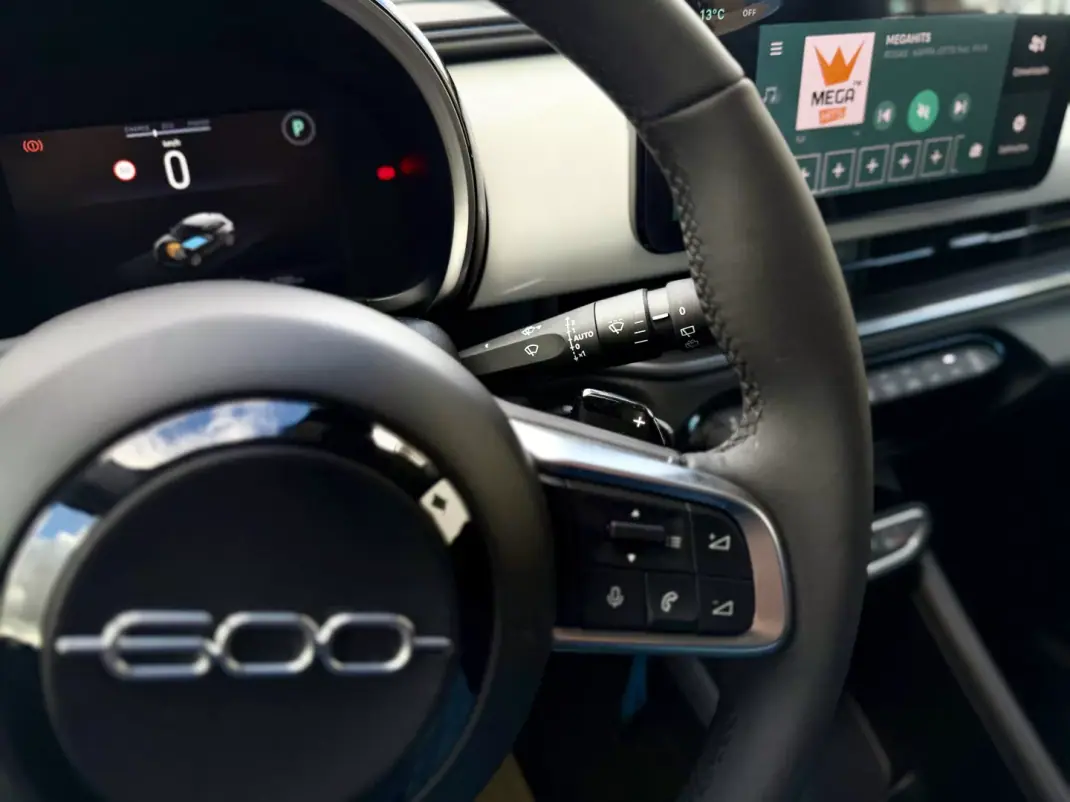 Fiat 600 2025 - 20950 EUR, 6000 km - AUTO.MOTO.pt - 6000km - foto 20 de 31