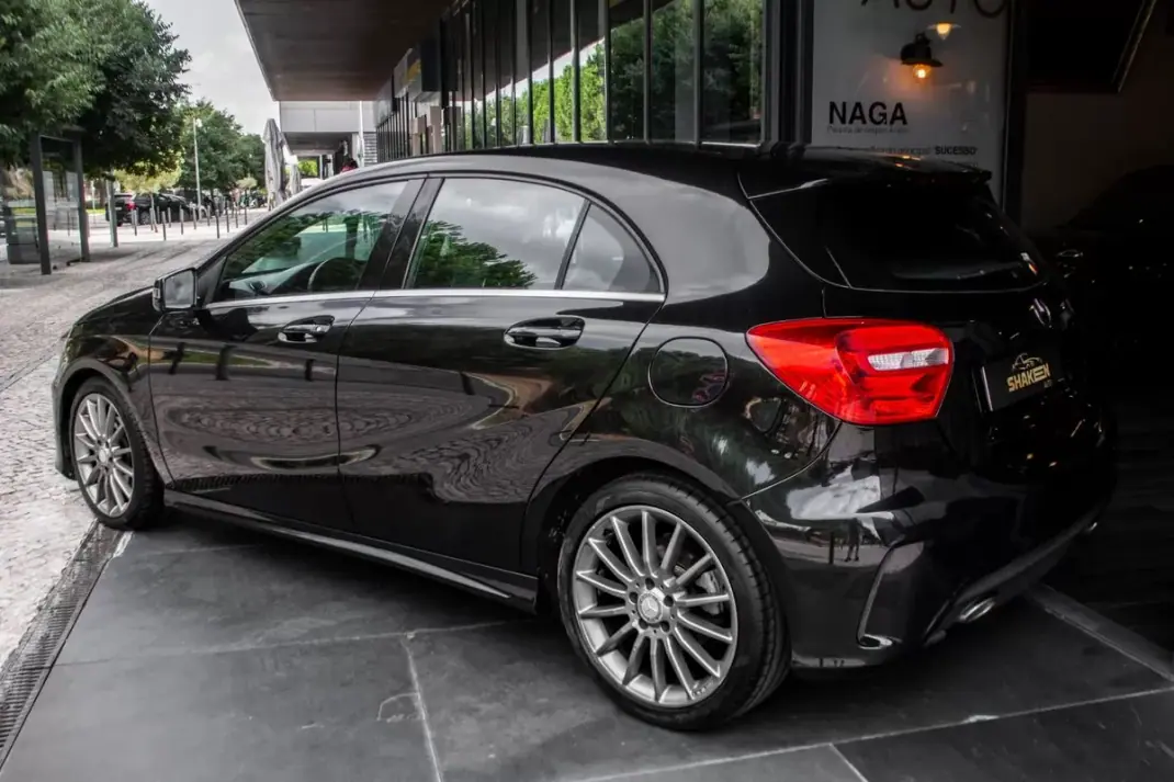 Mercedes-Benz A 180 2013 - 14990 EUR, 273379 km - 273379km - foto 3 de 36