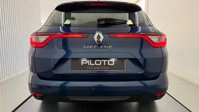 Renault Mégane Sport Tourer 2017 - 10990 EUR, 233602 km - AUTO.MOTO.pt - 233602km - foto 9 de 29