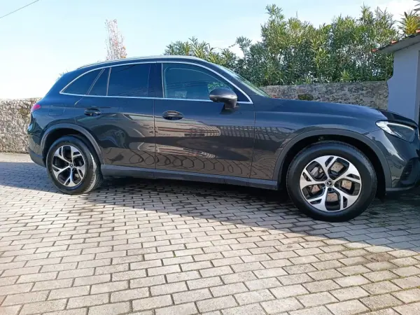 Mercedes-Benz GLC 300 2023 - 59999 EUR, 21000 km - AUTO.MOTO.pt - 21000km - foto 3 de 19