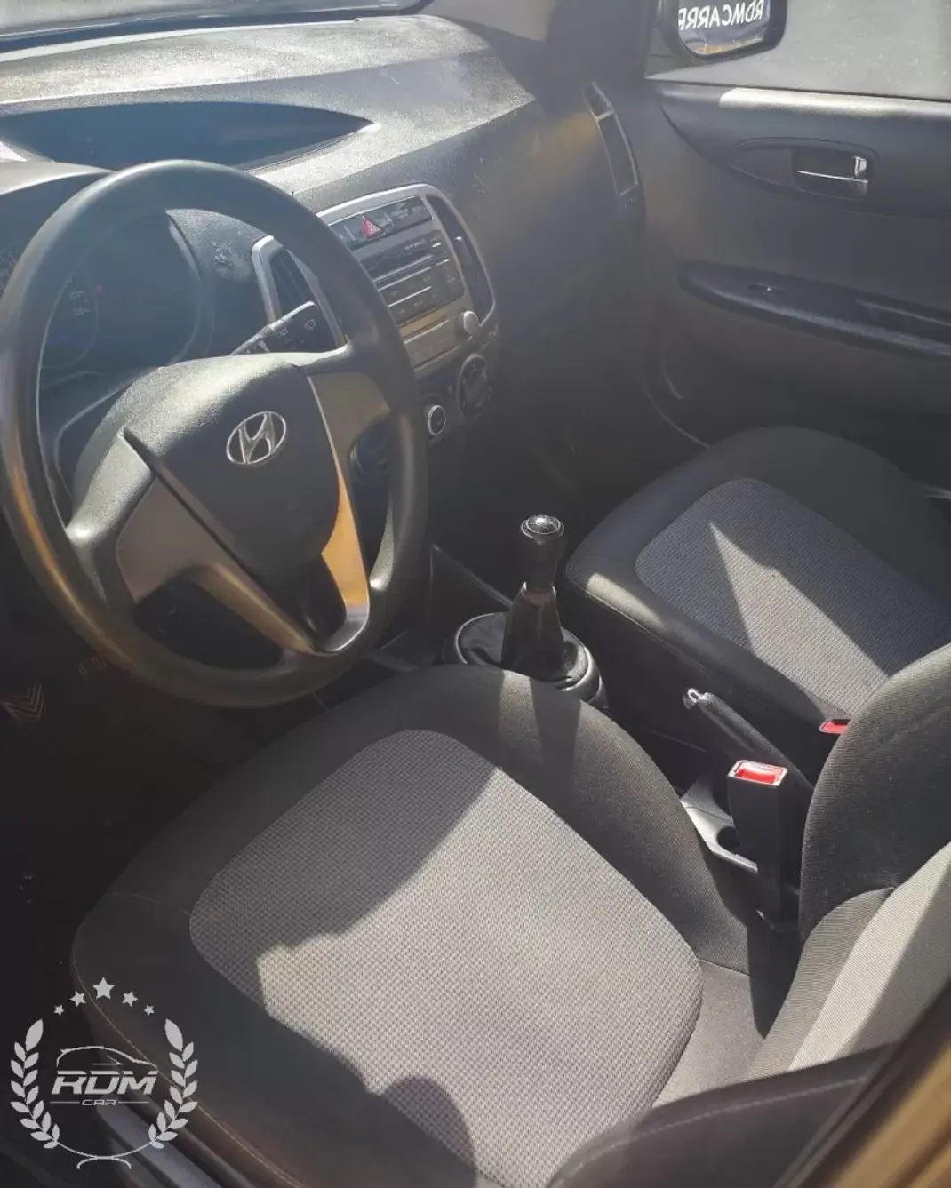 Hyundai i20 2013 - 4250 EUR, 200000 km - AUTO.MOTO.pt - 200000km - foto 5 de 8