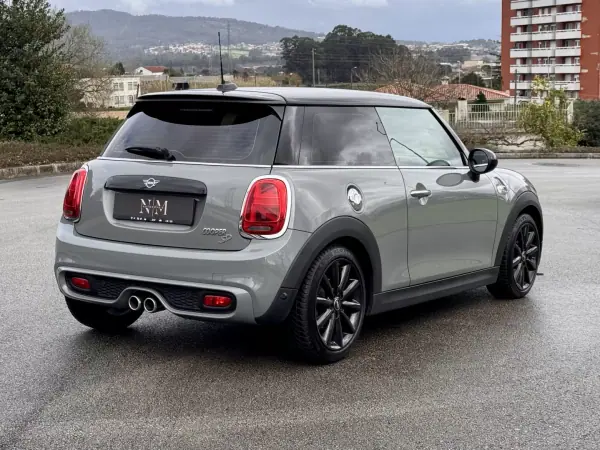 MINI Cooper 2018 - 21990 EUR, 165000 km - AUTO.MOTO.pt - 165000km - foto 6 de 31