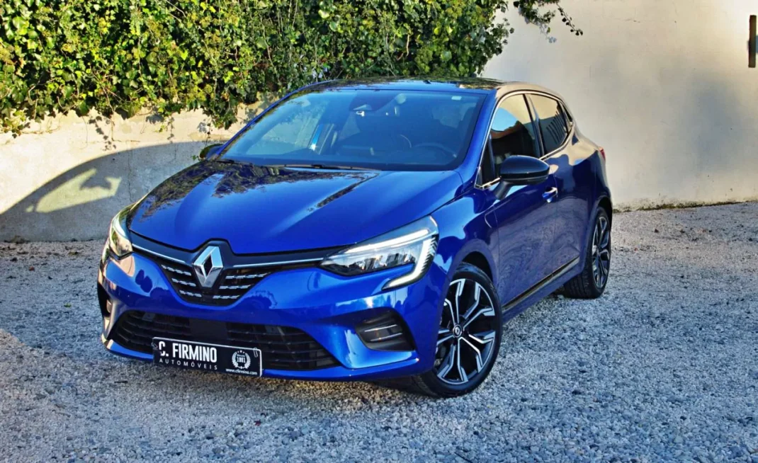 Renault Clio 2023 - 18900 EUR, 26048 km - AUTO.MOTO.pt - 26048km - foto 1 de 40