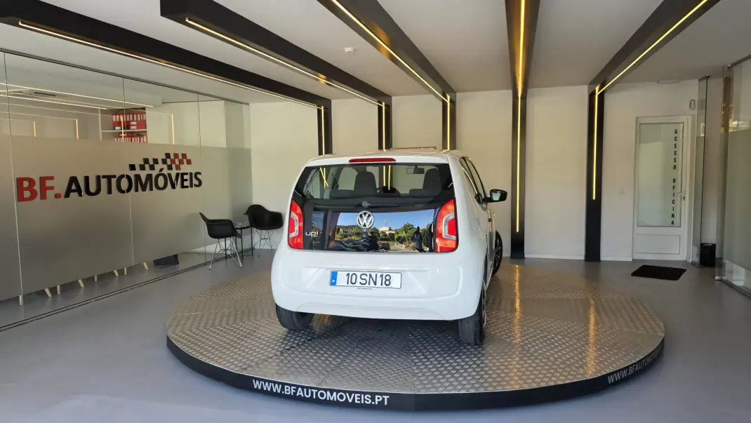Volkswagen Up! 2016 - 8500 EUR, 79613 km - 79613km - foto 18 de 49