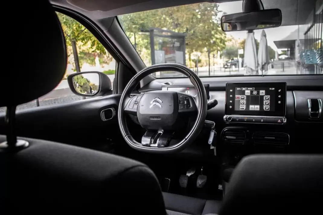 Citroën C4 Cactus 2016 - 10550 EUR, 98640 km - AUTO.MOTO.pt - 98640km - foto 30 de 42