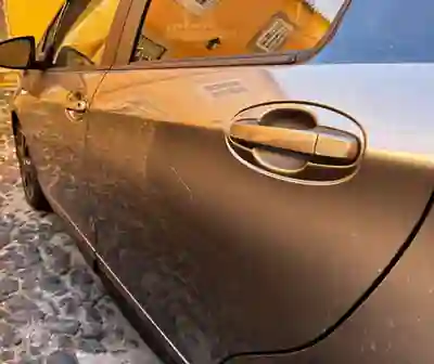 Toyota YARIS HYBRID 2018 - 14800 EUR, 114828 km - foto 5 de 11