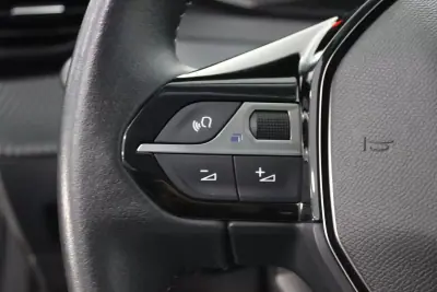 Peugeot 2008 2021 - 18700 EUR, 48176 km - AUTO.MOTO.pt - 48176km - foto 26 de 32