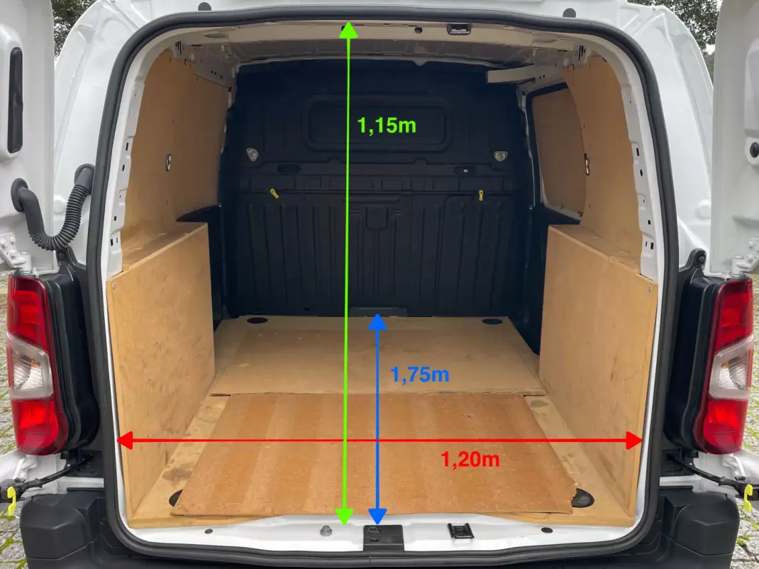 Opel Combo 2022 - 14450 EUR, 90000 km - AUTO.MOTO.pt - 90000km - foto 23 de 37