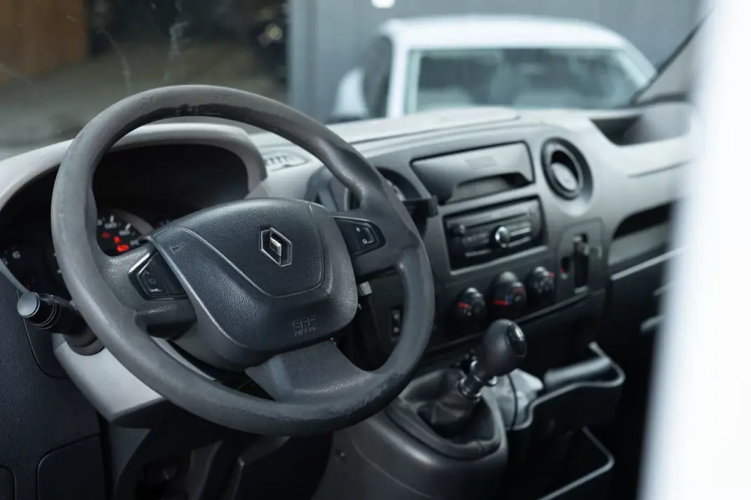 Renault MASTER 2.2DCI CAIXA ABERTA 2016 - 16900 EUR, 268660 km - AUTO.MOTO.pt - 268660km - foto 4 de 15