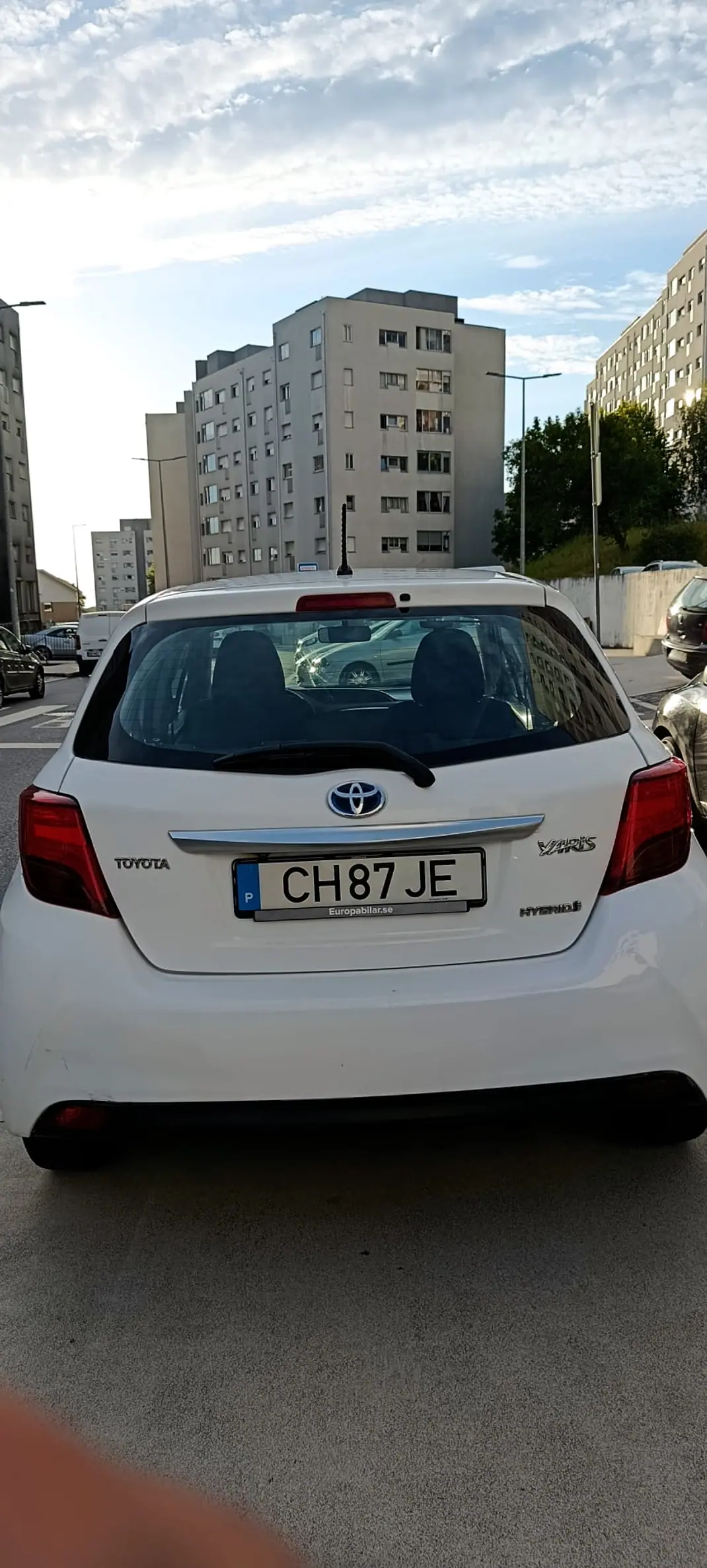Toyota Yaris 2015 - 8500 EUR, 282500 km - AUTO.MOTO.pt - 282500km - foto 2 de 10