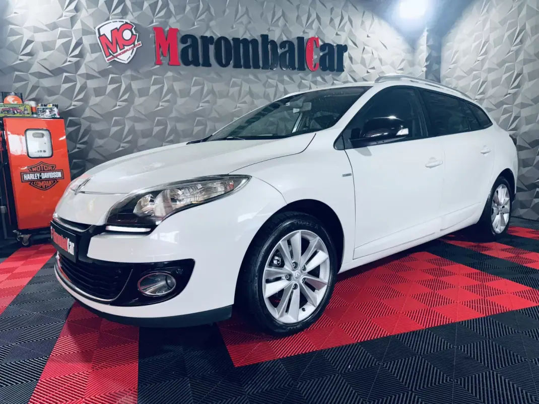 Renault Mégane Sport Tourer 2012 - 7990 EUR, 307778 km - AUTO.MOTO.pt - 307778km - foto 4 de 19