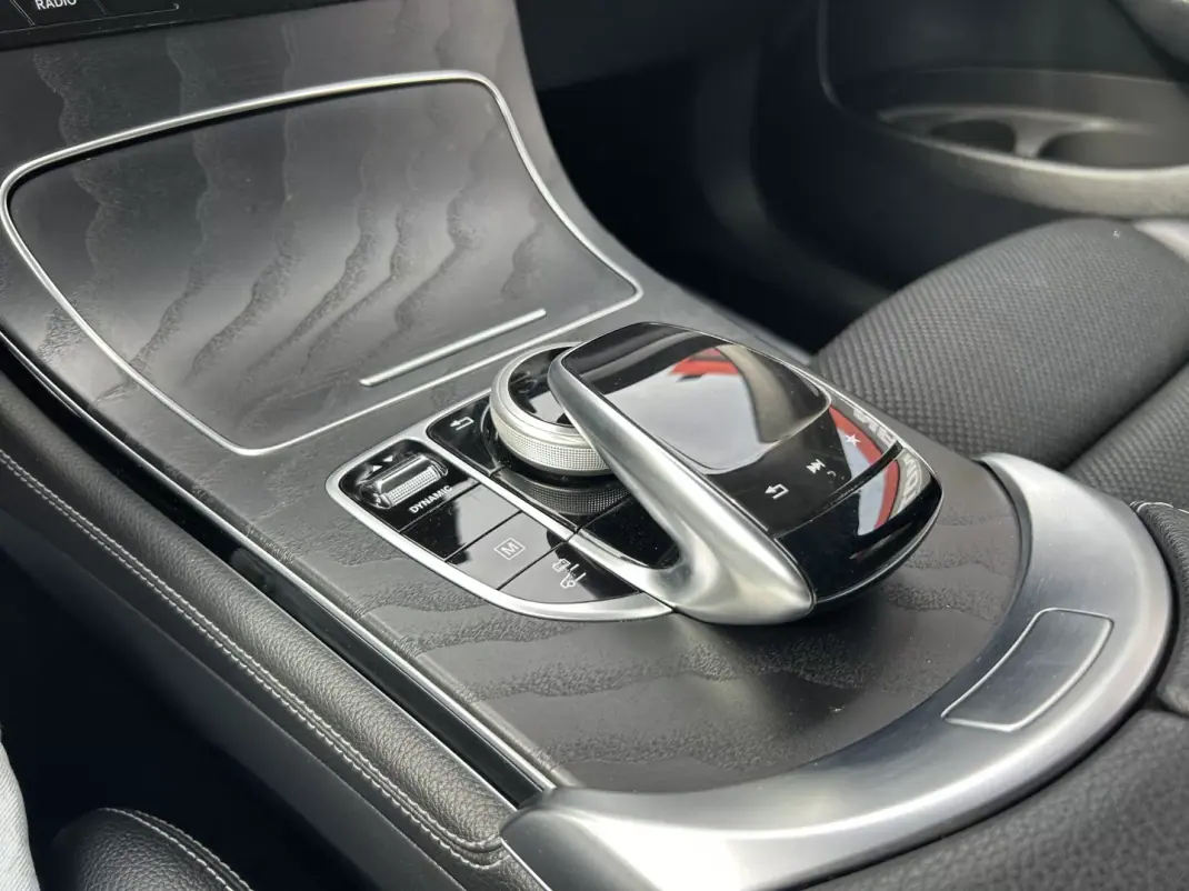 Mercedes-Benz GLC 350 2018 - 26947 EUR, 99000 km - 99000km - foto 18 de 20