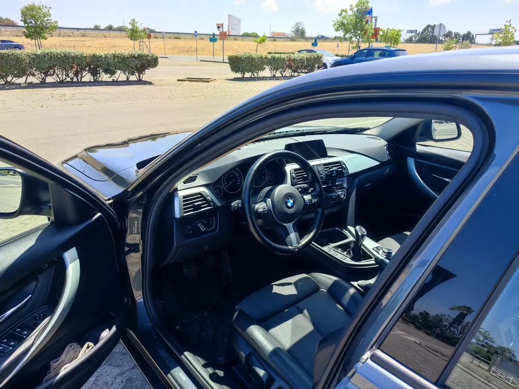 BMW 318 2016 - 16900 EUR, 140000 km - AUTO.MOTO.pt - 140000km - foto 7 de 12