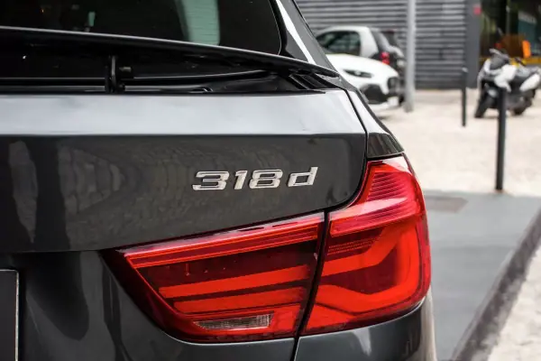 BMW 318 Gran Turismo 2019 - 21900 EUR, 233336 km - 233336km - foto 9 de 36