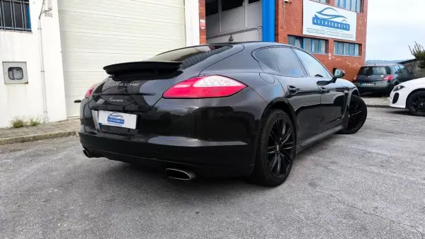 Porsche Panamera 2011 - 26900 EUR, 193000 km - AUTO.MOTO.pt - 193000km - foto 3 de 21