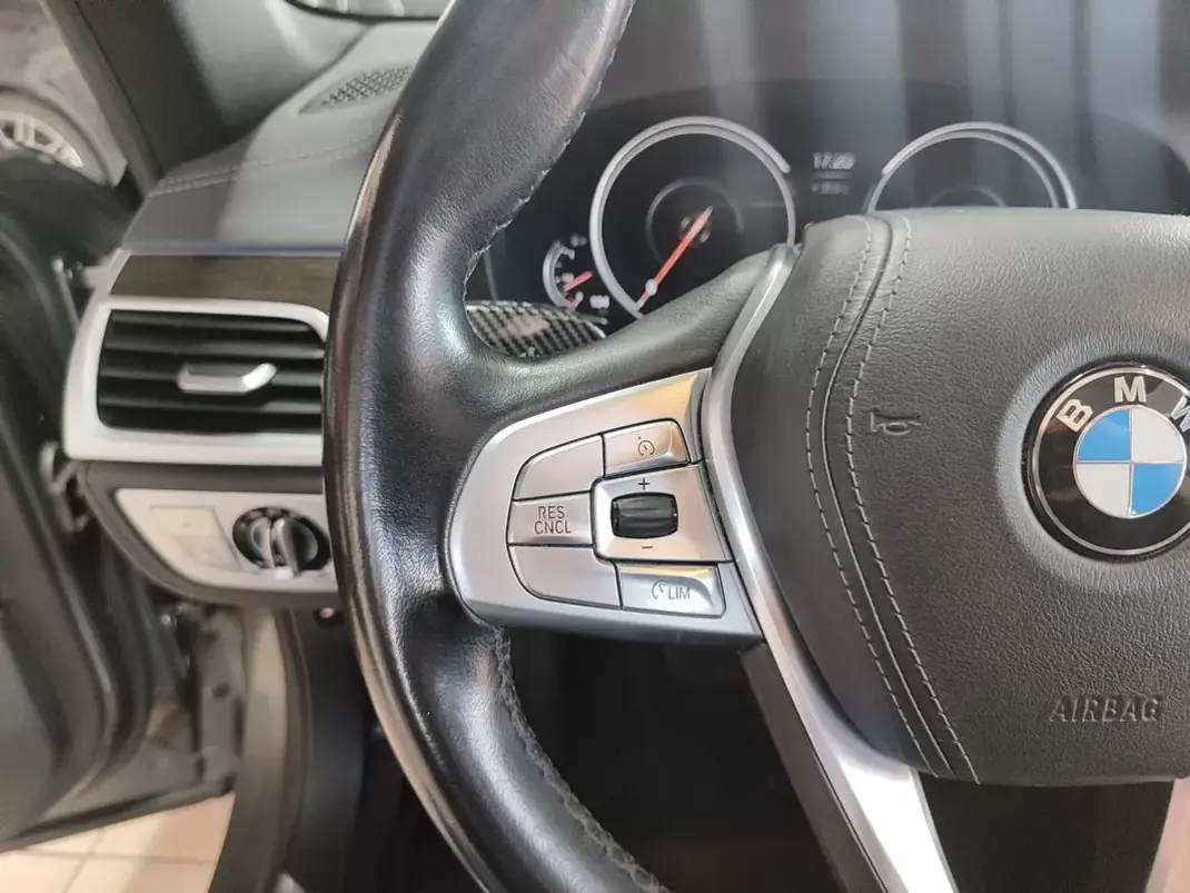 BMW 740 2018 - 29950 EUR, 249000 km - AUTO.MOTO.pt - 249000km - foto 24 de 41