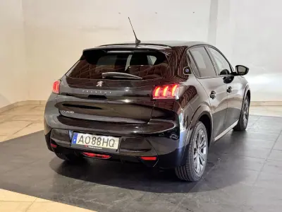 Peugeot e-208 2022 — foto 5 de 22
