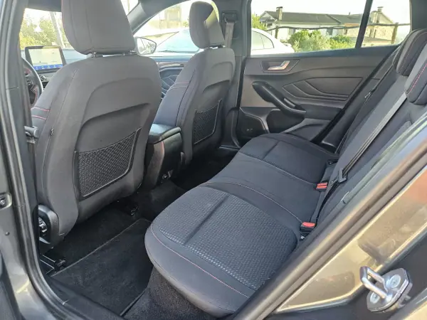 Ford Focus SW 2019 - 13800 EUR, 115000 km - AUTO.MOTO.pt - 115000km - foto 19 de 54