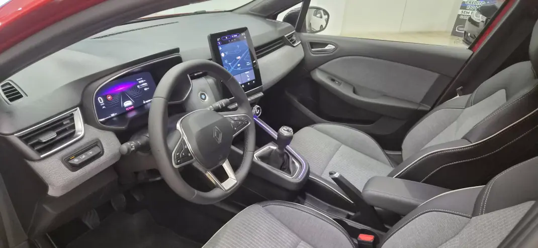Renault Clio 2025 - 16990 EUR, 15154 km - AUTO.MOTO.pt - 15154km - foto 14 de 37