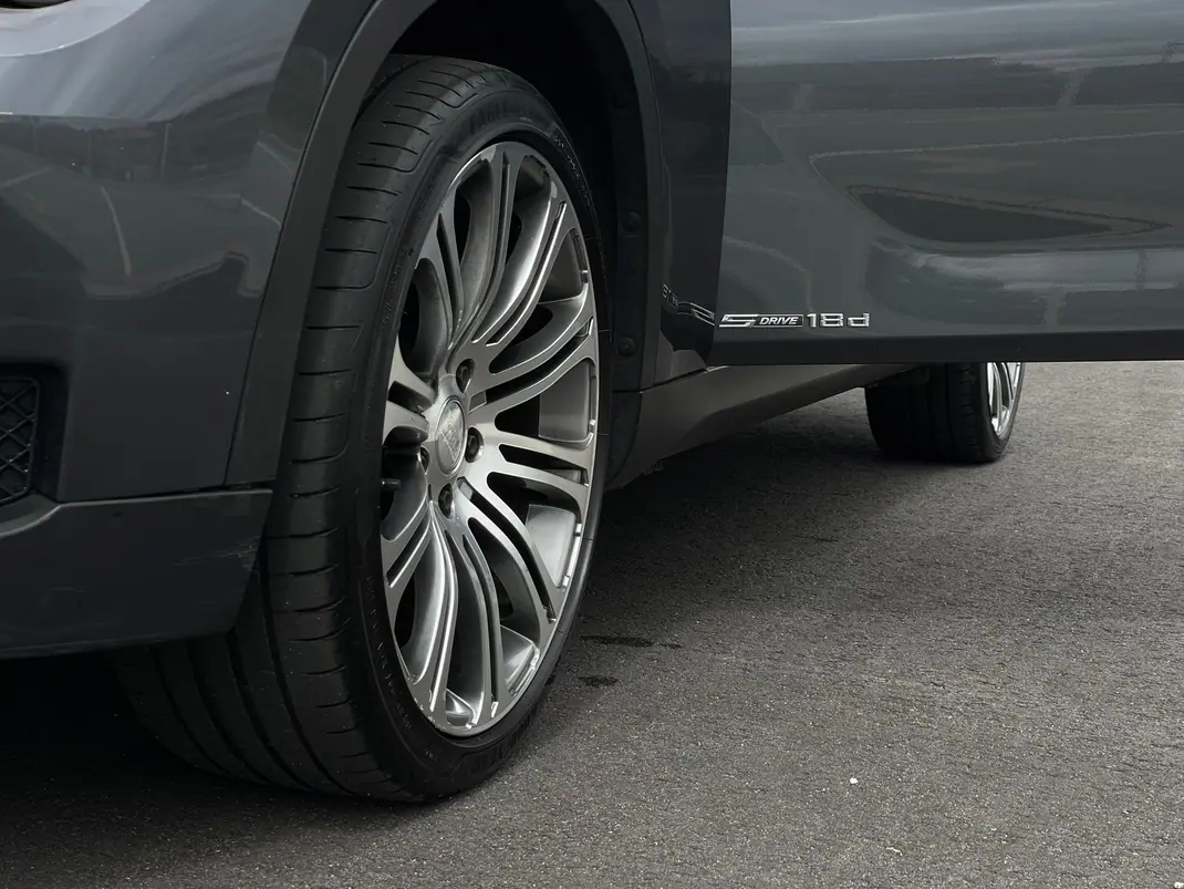 BMW X1 2014 - 13500 EUR, 208000 km - AUTO.MOTO.pt - 208000km - foto 15 de 17