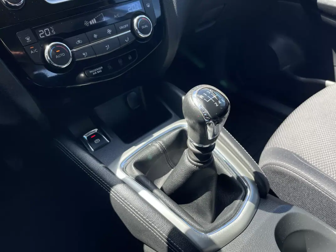 Nissan Qashqai 2015 - 13990 EUR, 144375 km - AUTO.MOTO.pt - 144375km - foto 15 de 18