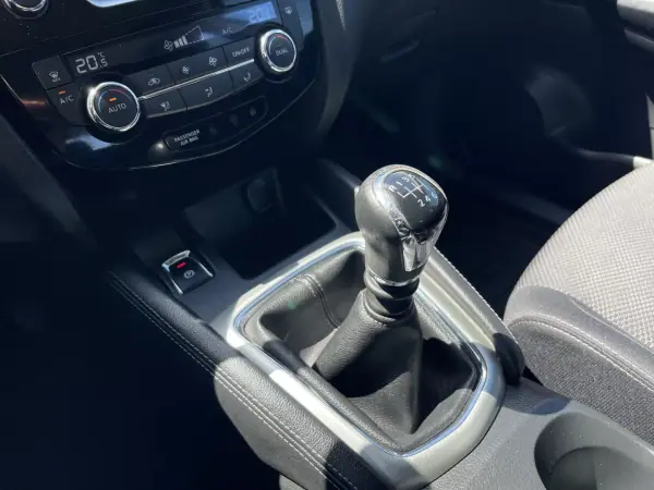 Nissan Qashqai 2015 - 13990 EUR, 144375 km - AUTO.MOTO.pt - 144375km - foto 15 de 18