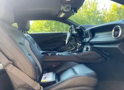Chevrolet Camaro 2018 - 31000 EUR, 29000 km - AUTO.MOTO.pt - 29000km - foto 6 de 13