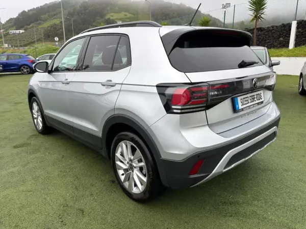 Volkswagen T-Cross 2025 - 23990 EUR, 22848 km - AUTO.MOTO.pt - 22848km - foto 5 de 14