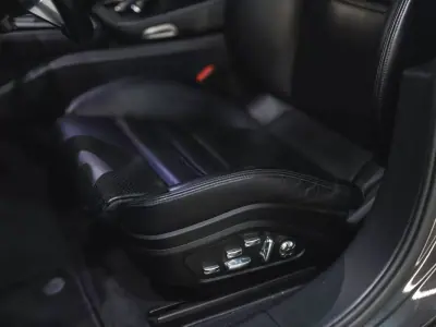 Porsche Panamera Sport Turismo 2019 - 69990 EUR, 80000 km - AUTO.MOTO.pt - 80000km - foto 22 de 23