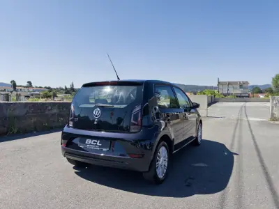 Volkswagen Up! 2016 - 7990 EUR, 97000 km - AUTO.MOTO.pt - 97000km - foto 7 de 28