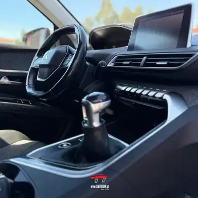 Peugeot 3008 2018 - 17500 EUR, 184000 km - AUTO.MOTO.pt - 184000km - foto 11 de 15